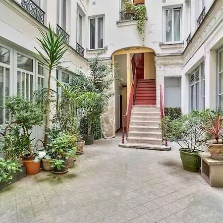 Studio Sur Les Toits Parisiens Appartement Parijs